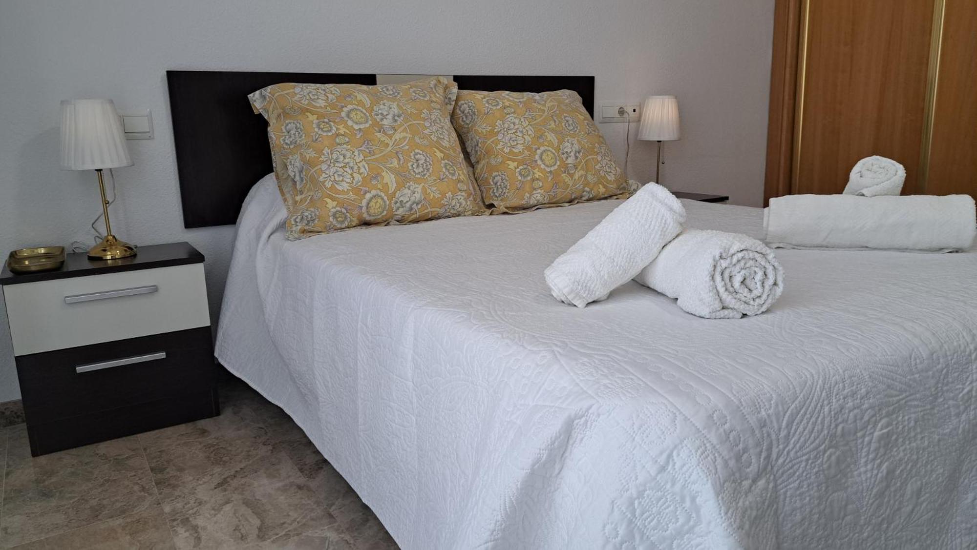 Apartamentos Maria Cristina Con Parking Gratis Córdoba Eksteriør billede