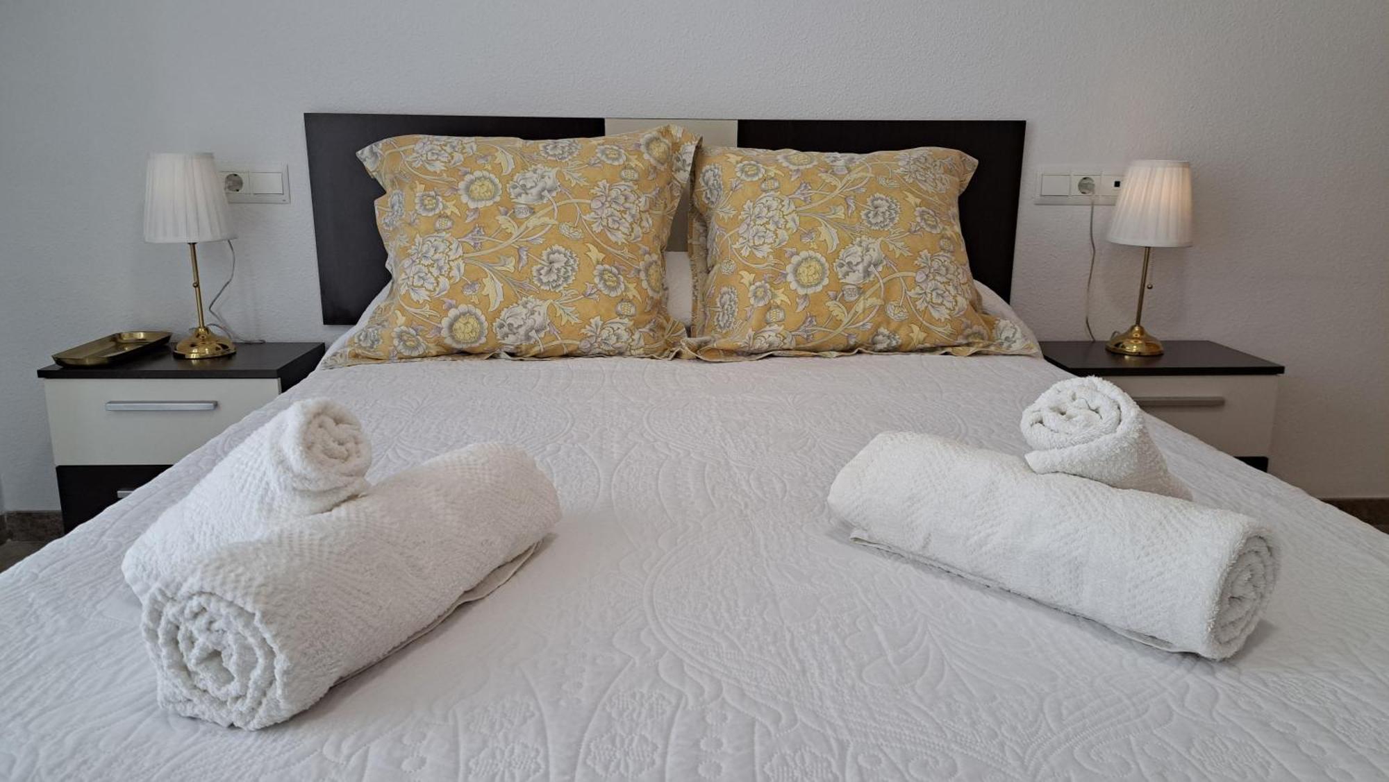 Apartamentos Maria Cristina Con Parking Gratis Córdoba Eksteriør billede