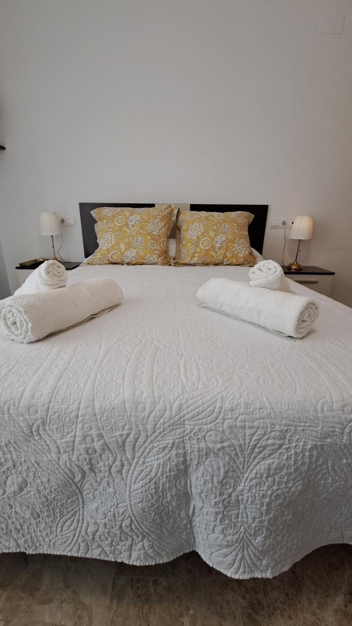 Apartamentos Maria Cristina Con Parking Gratis Córdoba Eksteriør billede