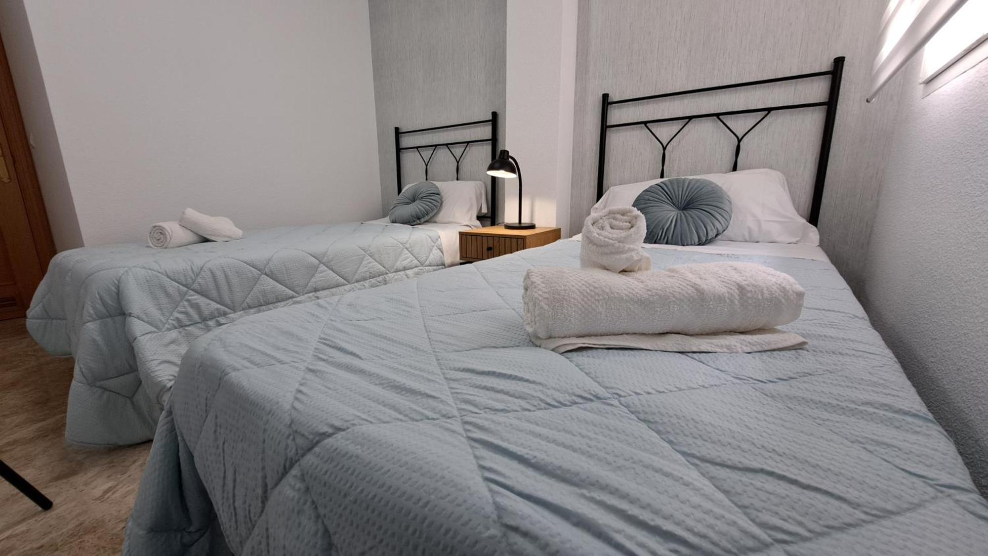 Apartamentos Maria Cristina Con Parking Gratis Córdoba Eksteriør billede