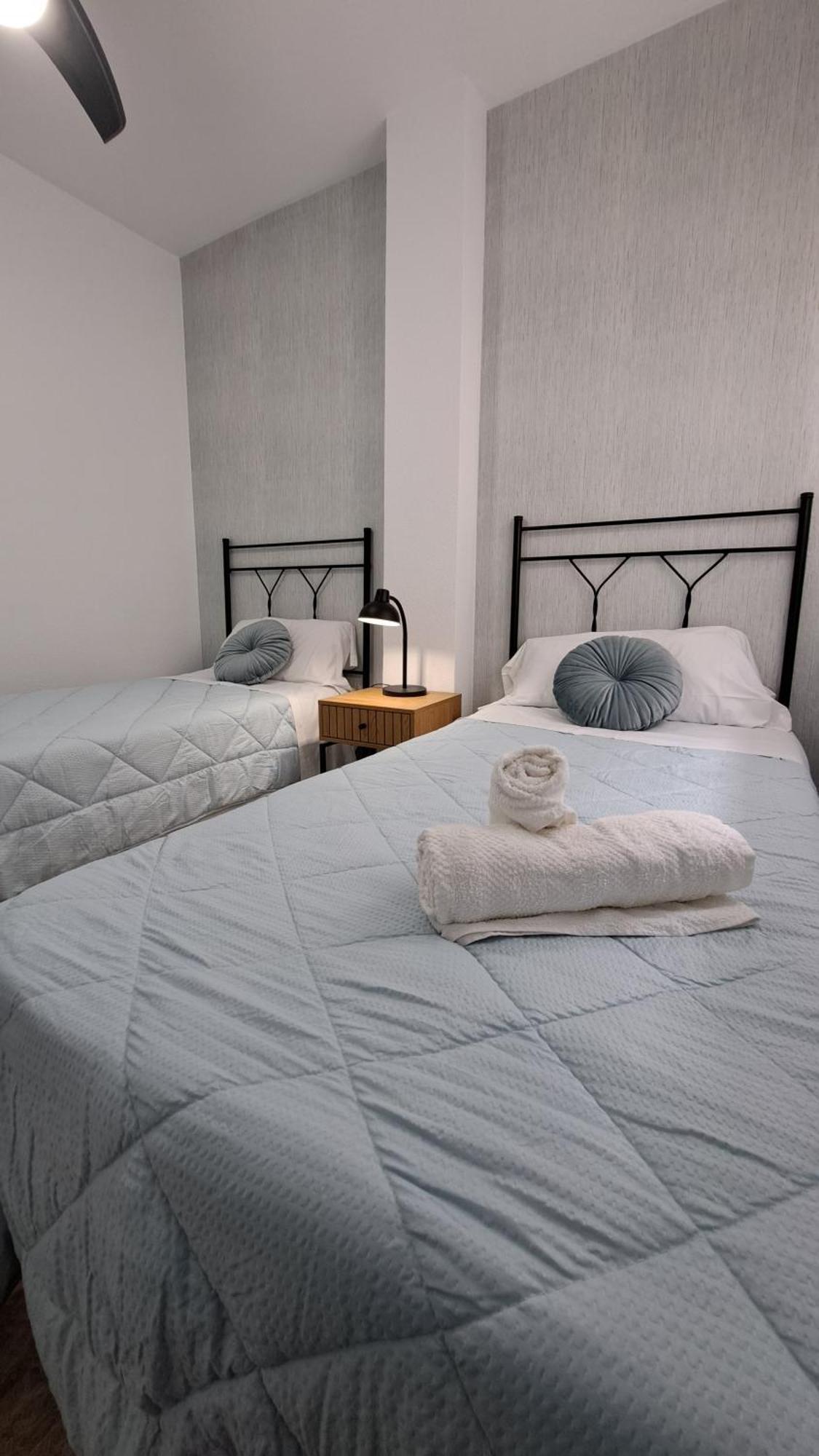 Apartamentos Maria Cristina Con Parking Gratis Córdoba Eksteriør billede